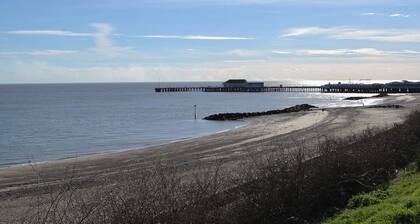 2 bedroom accommodation in St Osyth