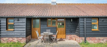 2 bedroom accommodation in St Osyth
