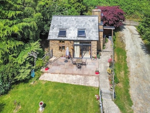 المنشأة من الخارج