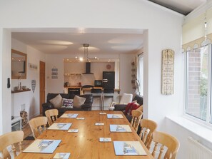 Dining - 3 bedroom accommodation in Wells-next-the-Sea (Wells-next-the-Sea)