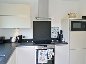 Dishwasher, high chair - 3 bedroom accommodation in Brancaster Staithe, near Hunstanton (Brancaster Staithe, near Hunstanton)