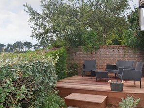 Terrace/patio - 3 bedroom accommodation in Brancaster Staithe, near Hunstanton (Brancaster Staithe, near Hunstanton)