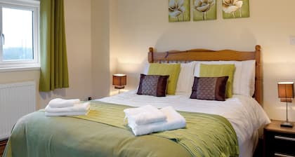 3 bedroom accommodation in Kidwelly