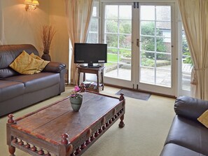 TV, fireplace - 4 bedroom accommodation in West Wittering (West Wittering)