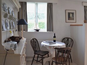 Dining - 4 bedroom accommodation in West Wittering (West Wittering)