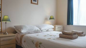 2 bedrooms, bed sheets