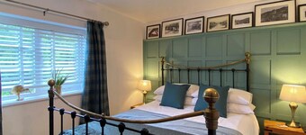 This 300 year old period property is a perfect touring base.