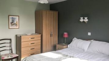 3 bedrooms, free WiFi, bed sheets