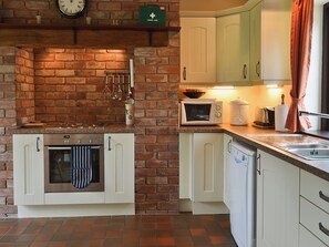 Oppvaskmaskin og fryser