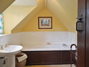 Towels - 2 bedroom accommodation in Cradley, Malvern (Cradley, Malvern)