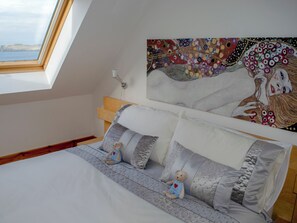 4 bedrooms, free WiFi, bed sheets