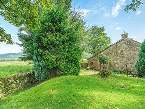 Property grounds - 2 bedroom accommodation in Alston (Alston)