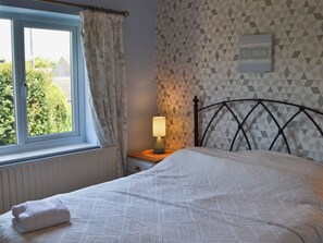 3 عدّة غرف نوم وواي فاي مجانًا وملاءات أسرّة