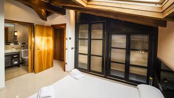 5 slaapkamers, een kluis op de kamer, een strijkplank/strijkijzer