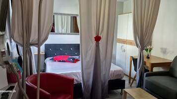 1 bedroom, iron/ironing board, Internet, bed sheets