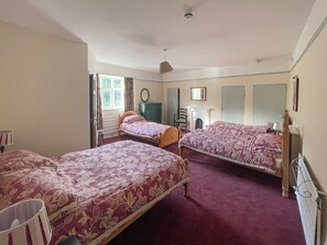 8 habitaciones, wifi gratis y ropa de cama 