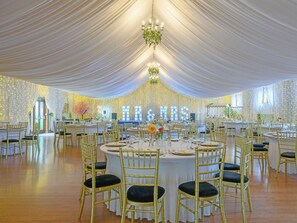 Banquet hall - Duvale Priory - 9985 (Bampton, near Tiverton)