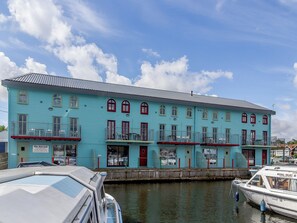 Exterior - 4 bedroom accommodation in Wroxham (Wroxham)