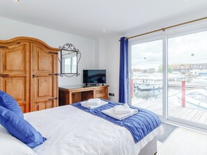4 quartos, Wi-Fi de cortesia, roupa de cama
