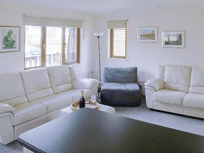 Living area - 2 bedroom accommodation in Bridlington (Bridlington)