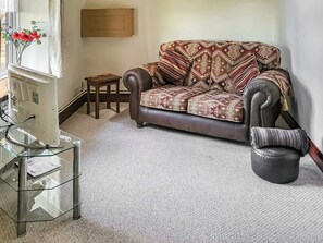 Living area - 1 bedroom accommodation in Freethorpe (Freethorpe)
