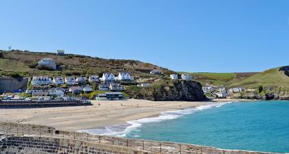 1 bedroom accommodation in Four Lanes, near Camborne