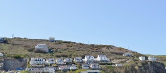 2 bedroom accommodation in Carn Brea, Redruth