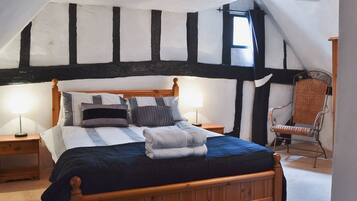 4 bedrooms, bed sheets