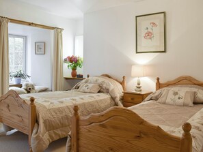 2 bedrooms, free WiFi, bed sheets - 2 bedroom accommodation in Dunkeld, near Pitlochry (Dunkeld, near Pitlochry)