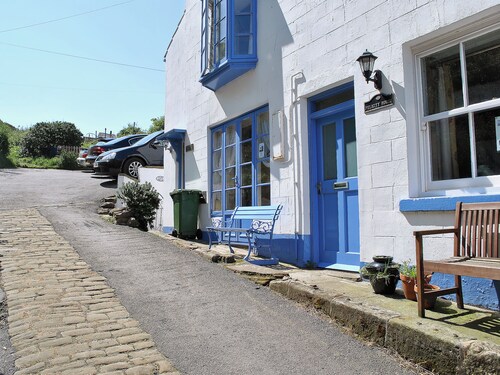 2 bedroom accommodation in Staithes, near Whitby