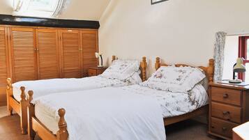 2 bedrooms, bed sheets