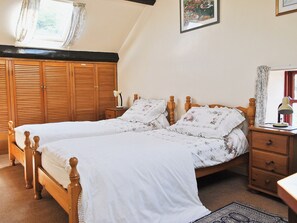 2 bedrooms, bed sheets