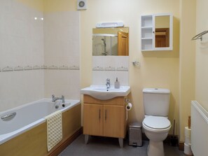 Towels - 1 bedroom accommodation in Sorbie, Newton Stewart (Sorbie, Newton Stewart)