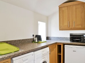 Dishwasher, cookware/dishes/utensils
