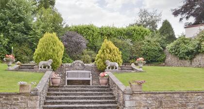 7 bedroom accommodation in Frosterley