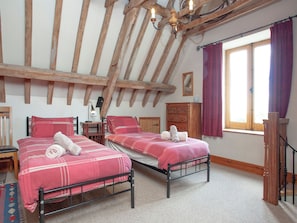 3 chambres, accès au Wi-Fi (inclus), literie fournie
