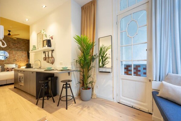 スタジオ | WiFi (無料)、ベッドシーツ