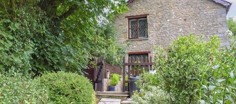 3 bedroom accommodation in New Quay