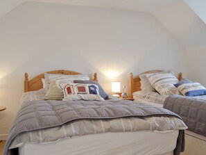 4 bedrooms, free WiFi, bed sheets