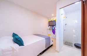 6 bedrooms, WiFi, bed sheets