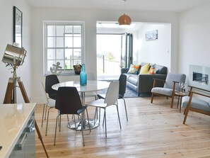 Dining - 3 bedroom accommodation in Swalecliffe, near Whitstable (Swalecliffe, near Whitstable)