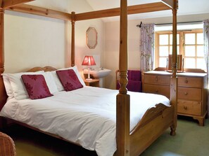 4 室のベッドルーム、ベッドシーツ