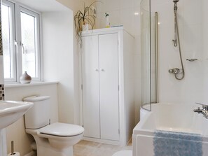 Bathroom - 1 bedroom accommodation in Keswick (Keswick)