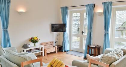 2 bedroom accommodation in West Pennard, near Glastonbury