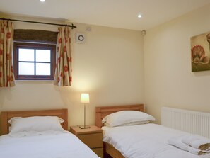 4 soverom, wi-fi (inkludert) og sengetøy