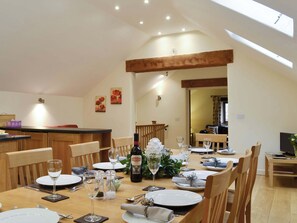 Dining - 4 bedroom accommodation in Grindleford (Grindleford)