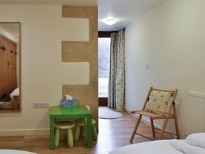 4 camere, Wi-Fi gratuito, lenzuola