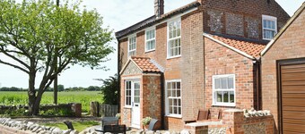 2 bedroom accommodation in West Beckham, near Sheringham