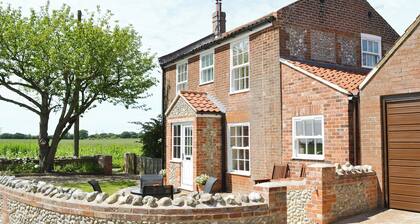 2 bedroom accommodation in West Beckham, near Sheringham