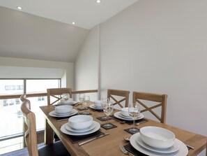 Dining - 3 bedroom accommodation in Ventnor (Ventnor)